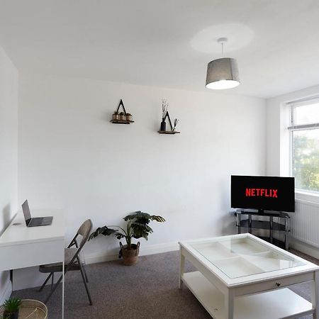 Spacious Home Close To City Centre Location Leeds  Eksteriør billede
