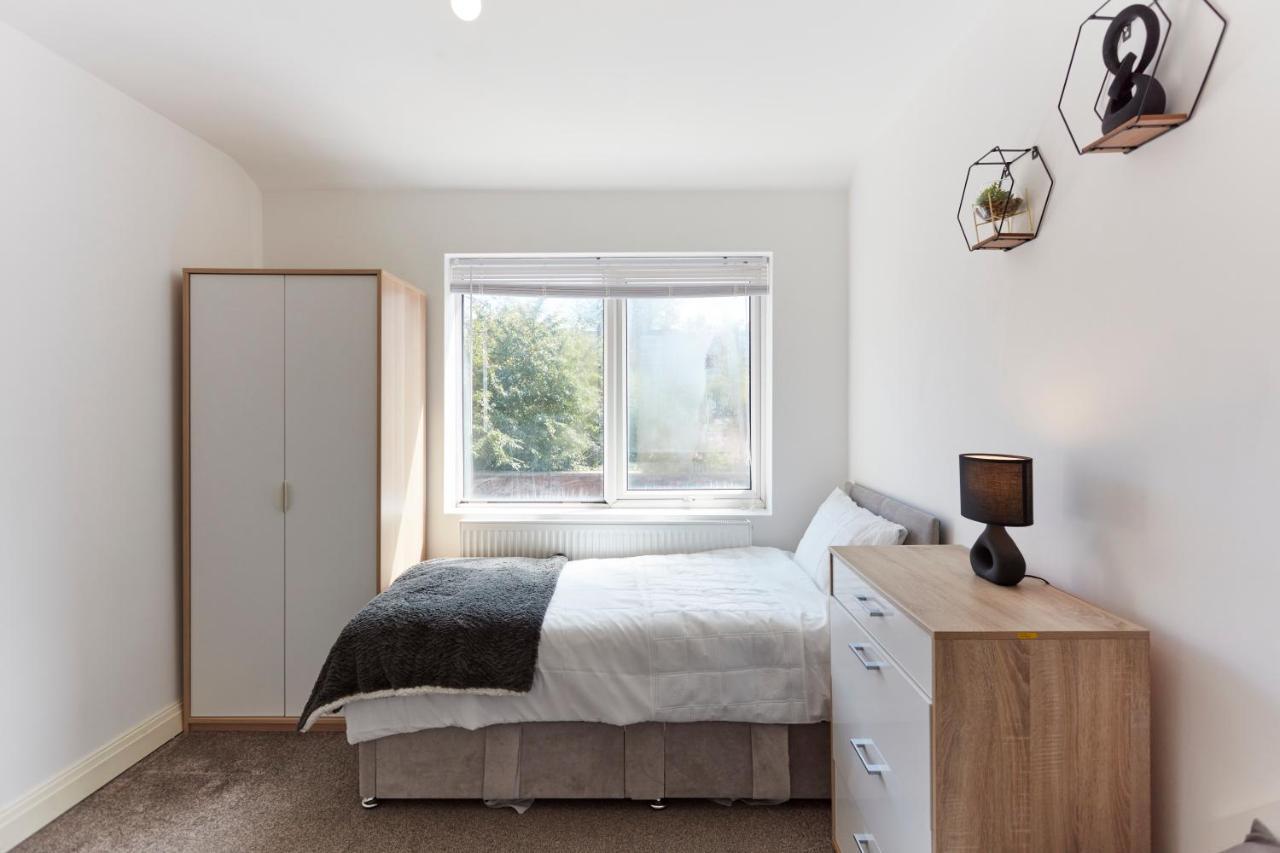 Spacious Home Close To City Centre Location Leeds  Eksteriør billede