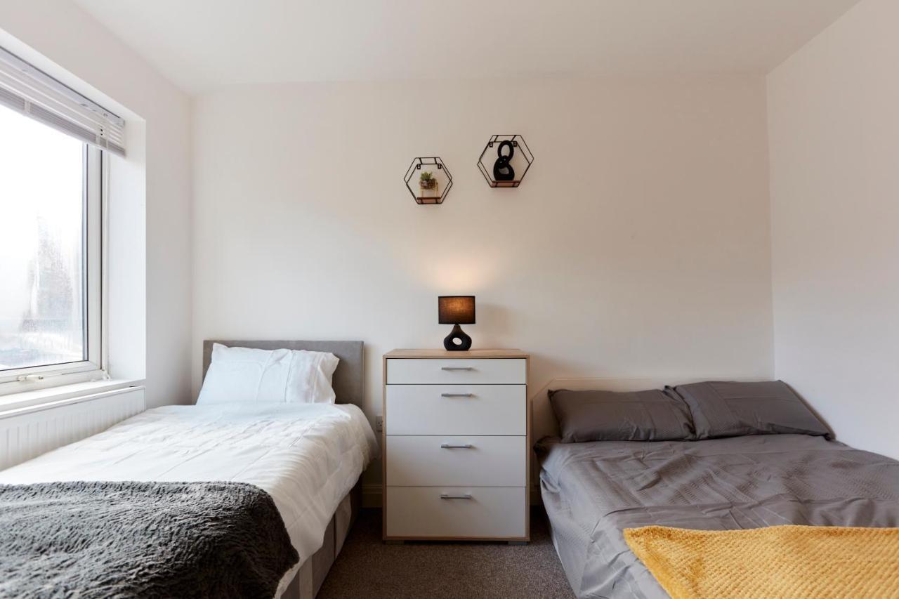 Spacious Home Close To City Centre Location Leeds  Eksteriør billede