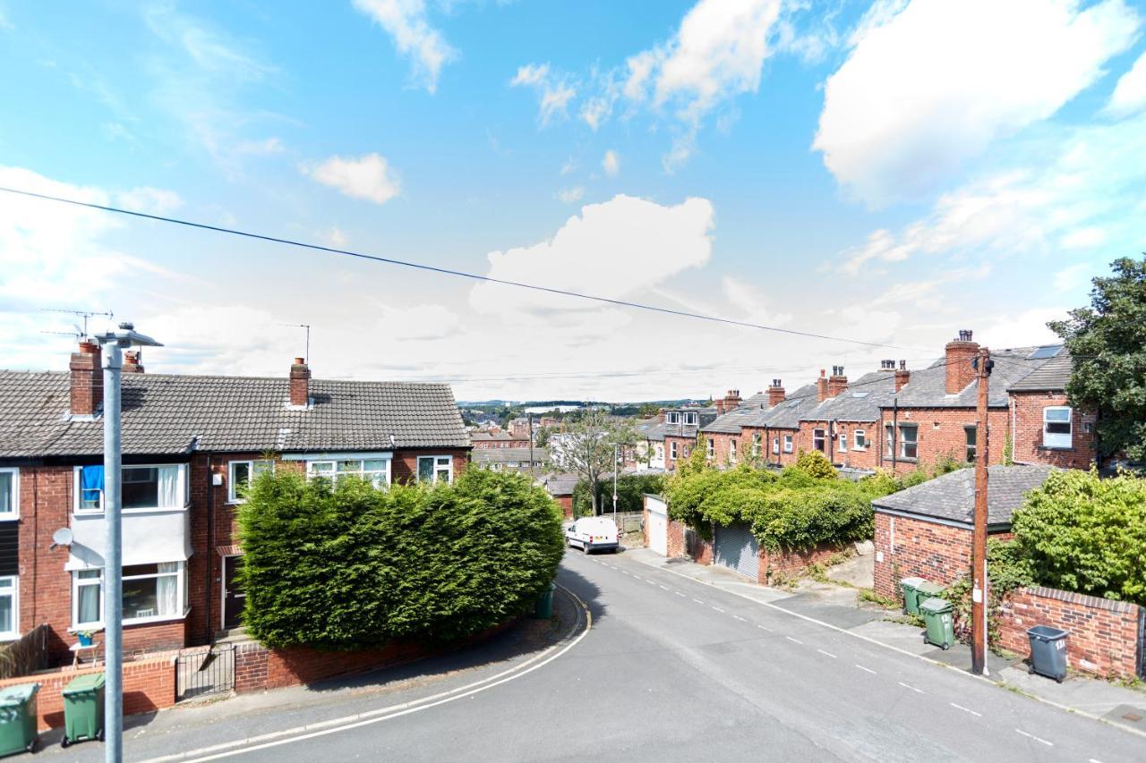 Spacious Home Close To City Centre Location Leeds  Eksteriør billede
